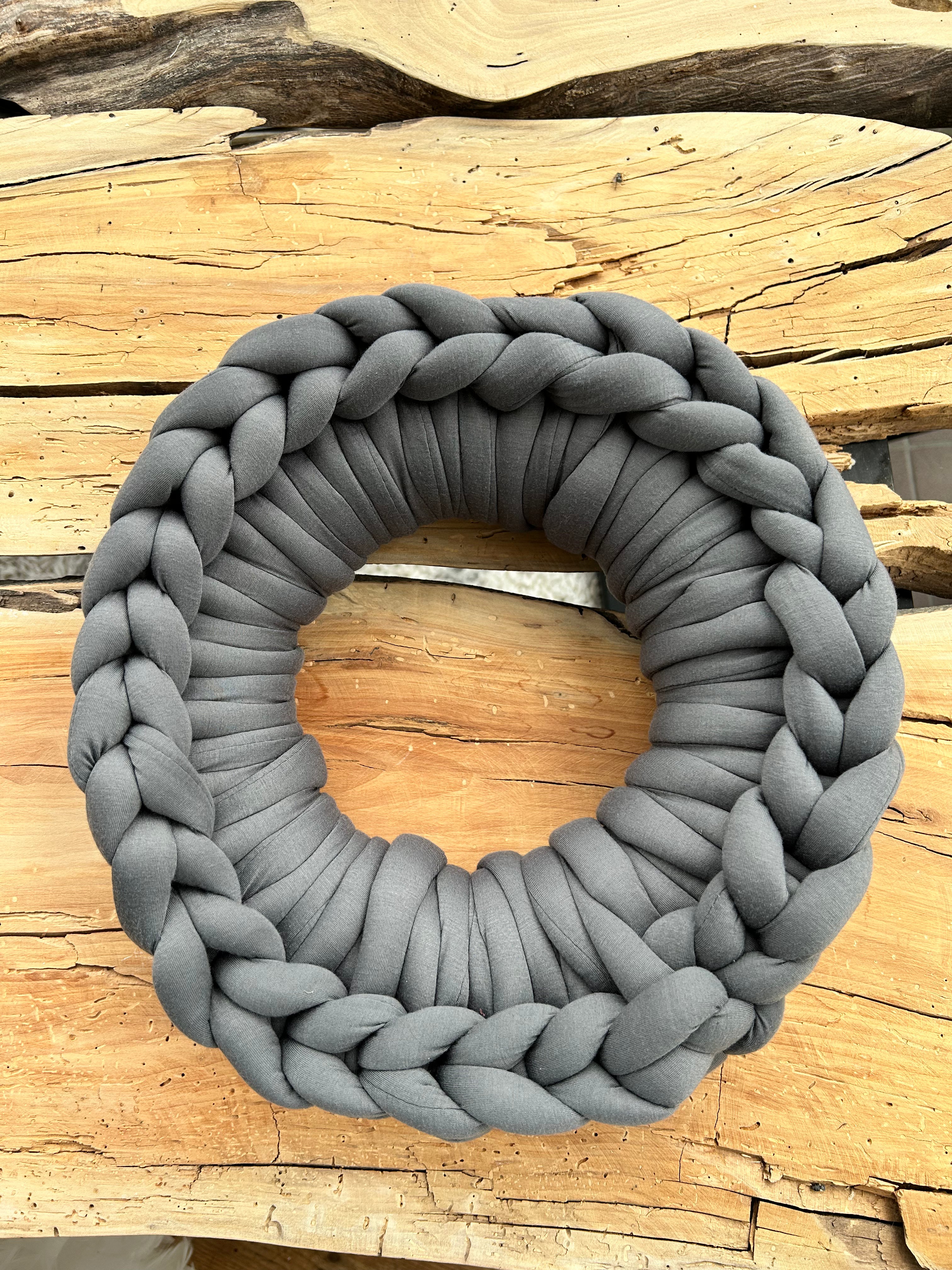 Stoffkranz Dunkelgrau Handmade