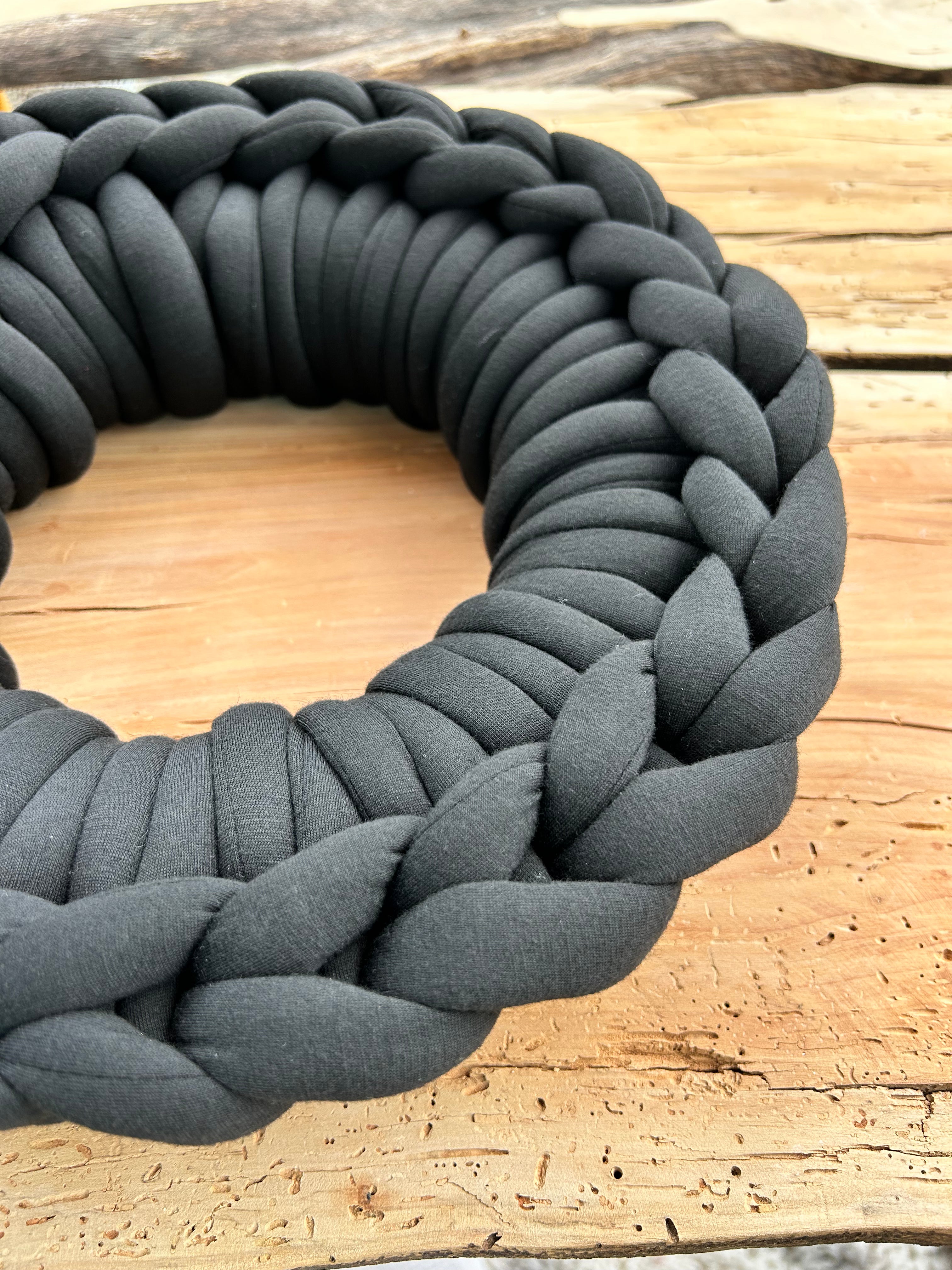 Stoffkranz schwarz Handmade