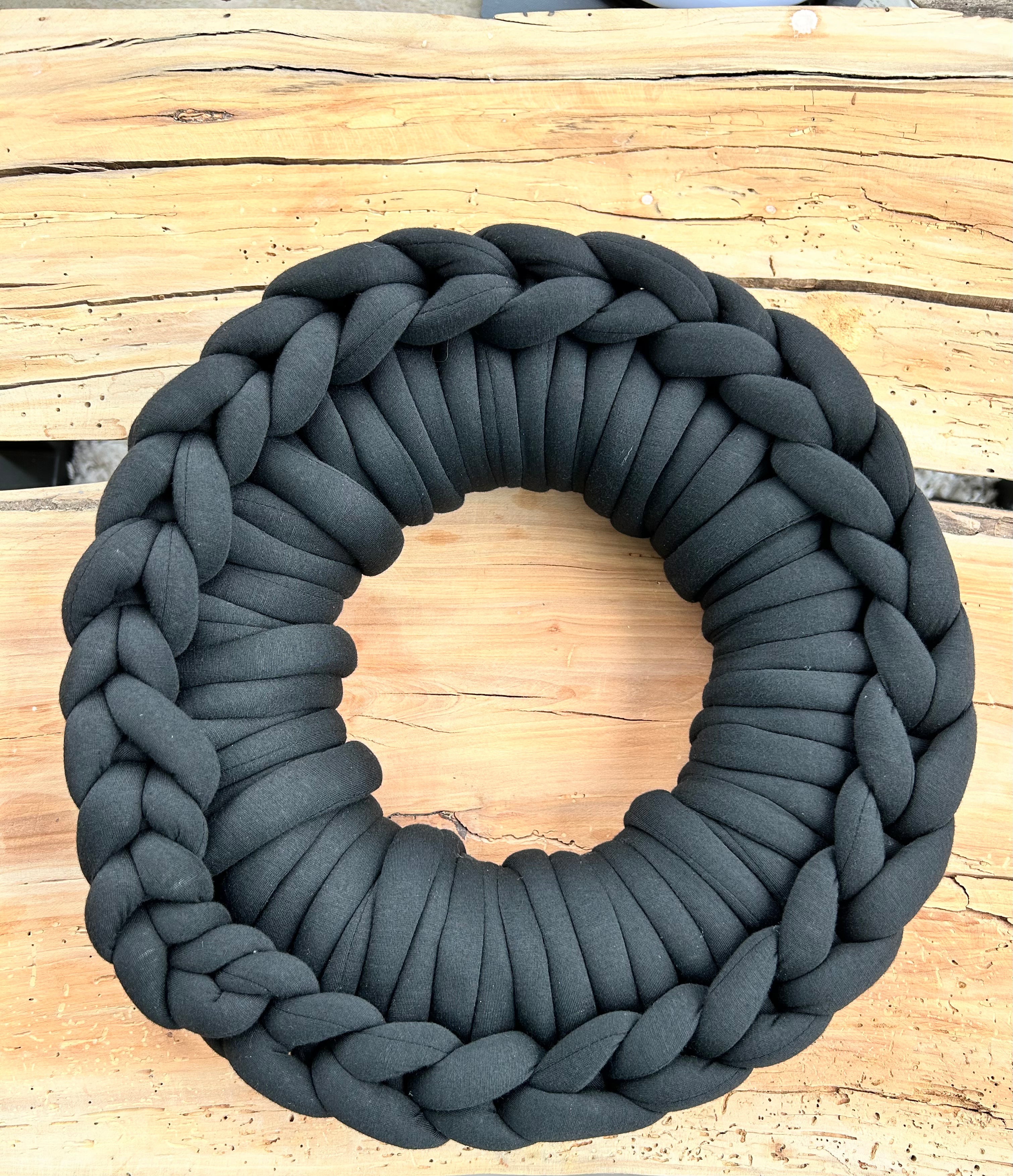 Stoffkranz schwarz Handmade