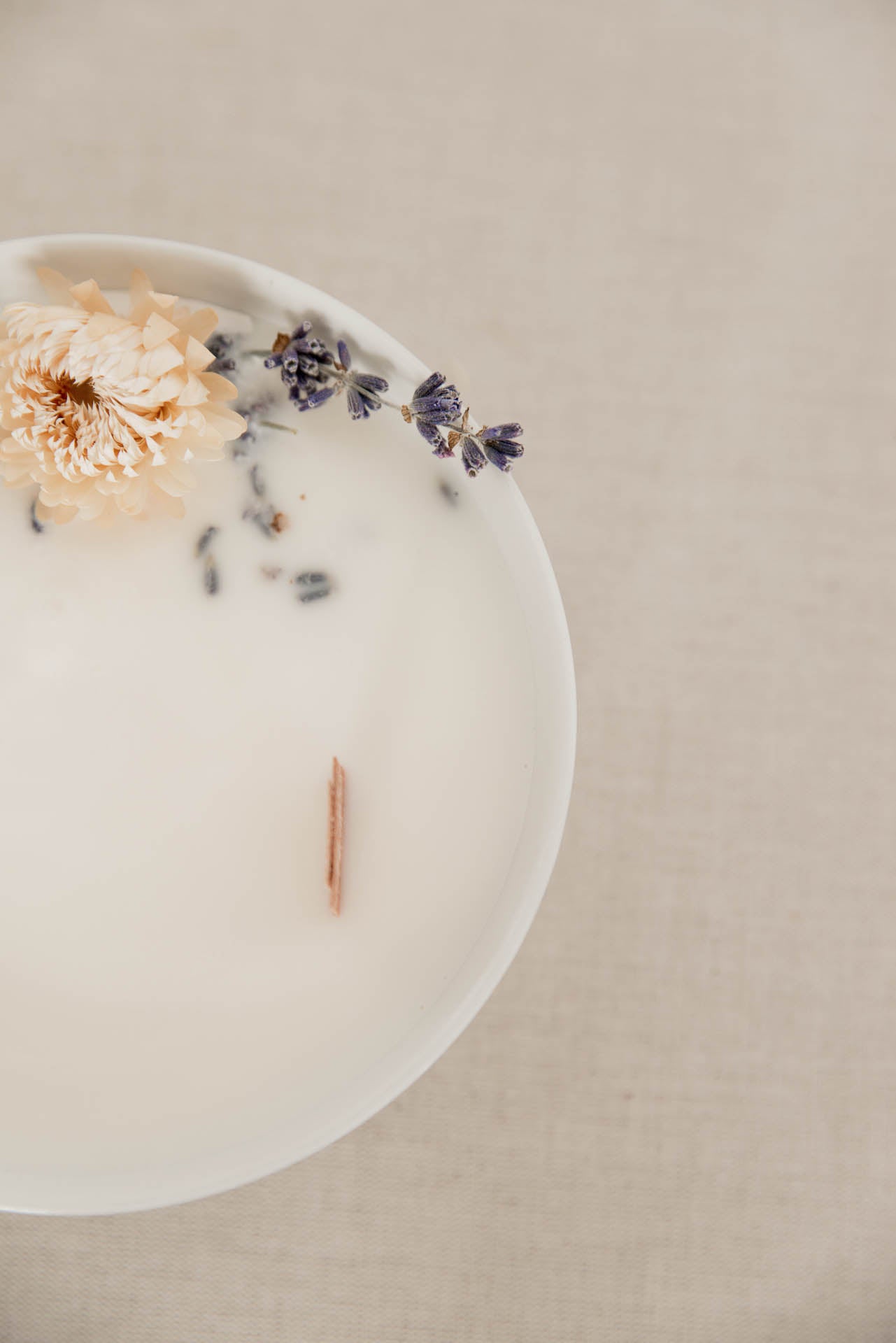 Aromakerze "Lavendel" mit echten Blüten