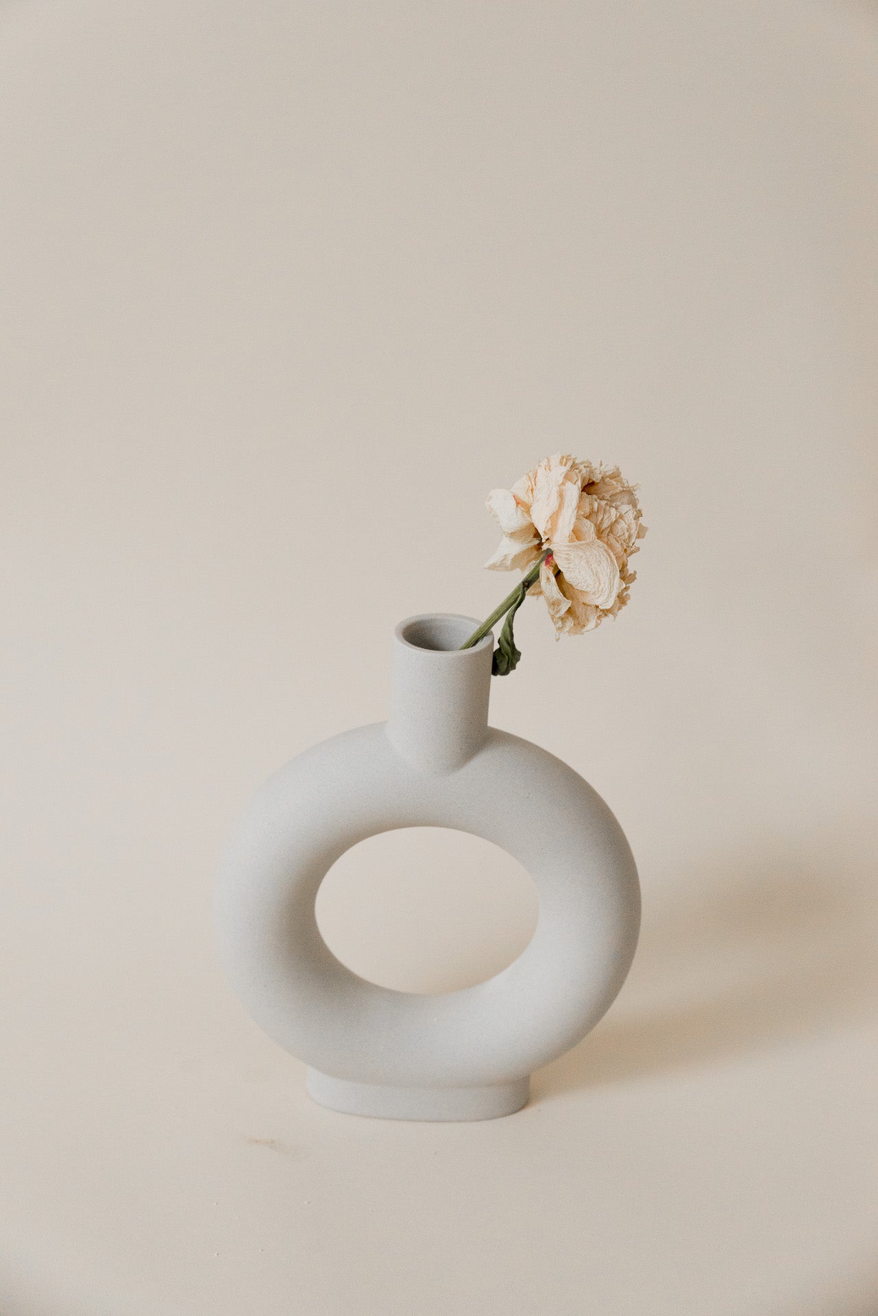 Handgefertigte Keramikvase beige-grau