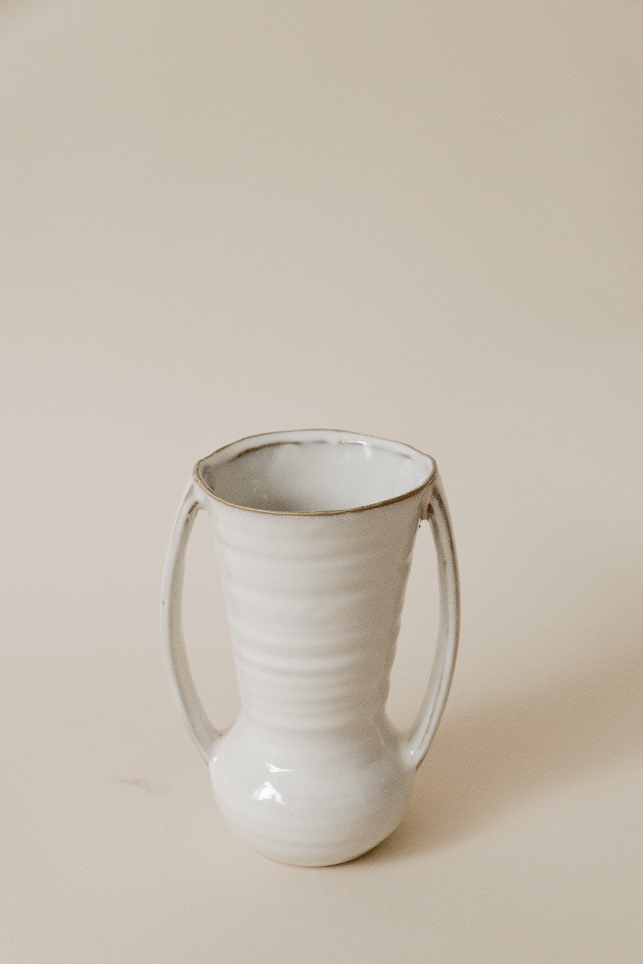 Keramikvase mit Griffen creme