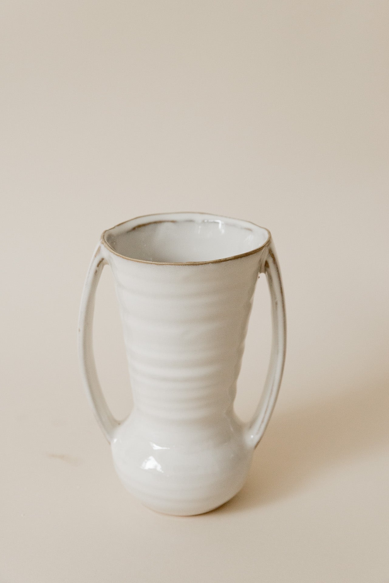 Keramikvase mit Griffen creme