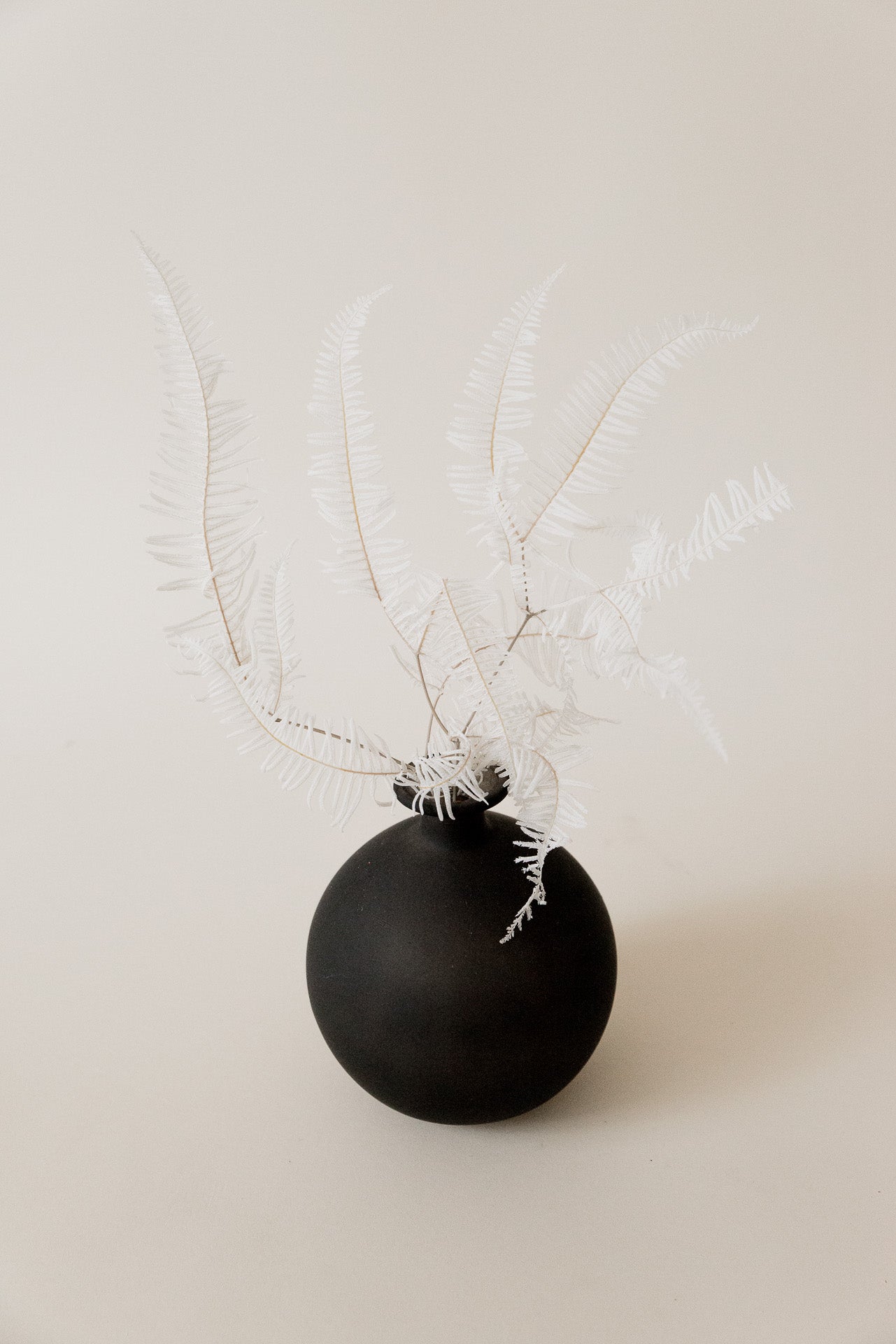 Vase schwarz bauchig